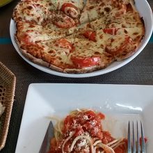 ピザとスパゲッティ