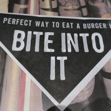 これに包んでハンバーガーを食べる