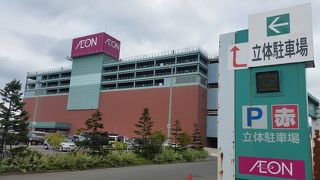 巨大ショッピングモールです。