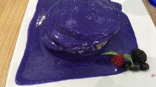 紫色のパンケーキ