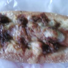 キーマカレーのソーセージドック、ひとつ291円。