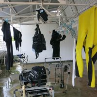 屋上にダイビング器材干し場あり