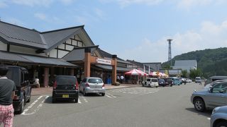 駐車場の出入りが難