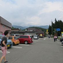 店舗前の駐車場です