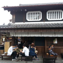 赤福氷は本店前のこちらで食べられます