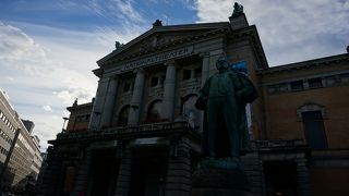 イプセンの作品を上演