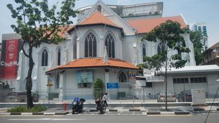 やや小ぶりの教会