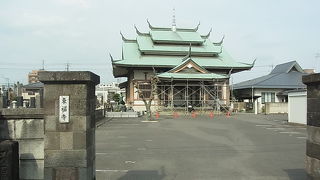 少し変わった感じの寺でした