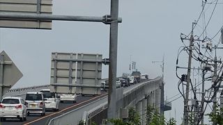 CMでおなじみのベタ踏み坂です。