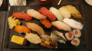 すしざんまい　新宿にある2店のうちの一つ