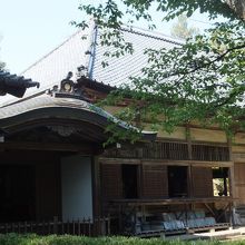 本尊薬師如来を祀る本堂