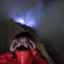 ガスマスク必携！（できればゴーグルも持って行ったほうがいい）