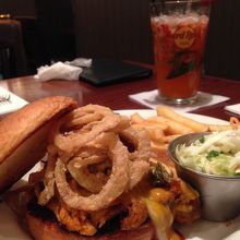 巨大ハンバーガー