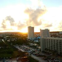 部屋から　飛行機の着陸が遠くに見えます