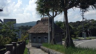 かやぶきのトイレ