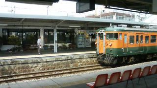 草津温泉などへ向かう旅情溢れる路線