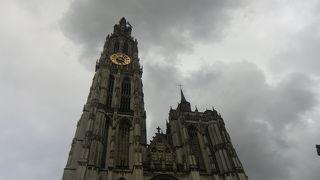 すごく大きな大聖堂です