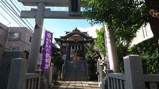 新しく小さな神社