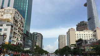 歩行者天国の通りです。