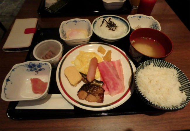 朝食バイキングで利用しました
