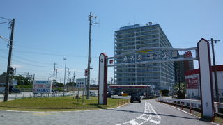 遠浅で綺麗なビーチだわぁ～