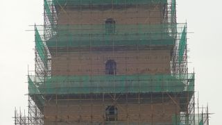 塔だけではなく、周りの公園もすてきです。