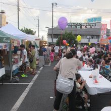 露店が多く出ています