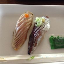 左　ノドグロの炙り