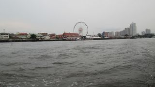 バンコクにできた新しい大観覧車