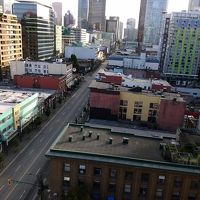 １４階の部屋から眺めたグランビル通り