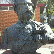 シーボルトの胸像です。オランダ商館の医師として来日しました。