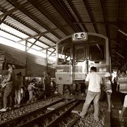 マーケットを見たら駅も見てみる