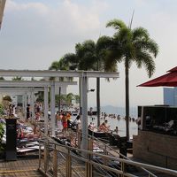 屋上プールは最高！