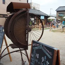 お食事処にお土産屋さんもあります。