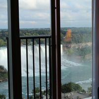 部屋からナイアガラの滝が見えます