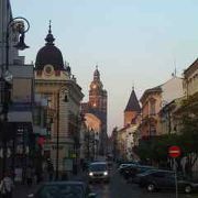 コシツェ駅から旧市街中心部に続く通り