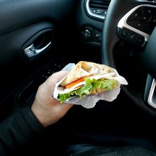 食べてから出発