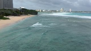 グアムで一番賑やかなビーチ