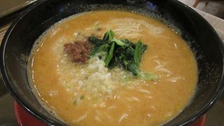 ゴマ風味のコクのある担々麺