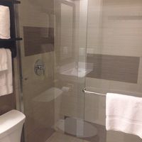 バスタブが無くシャワーだけでした。