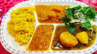 食べ放題やってます。