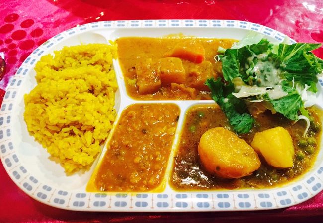 食べ放題やってます。