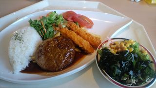 鈴鹿サーキット内での食事