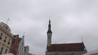 ラエコヤ広場にあります。