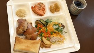 ビジネスホテルのビュッフェ