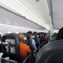 フライト中です…ほぼ満席のようでした
