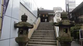 空中にある神社