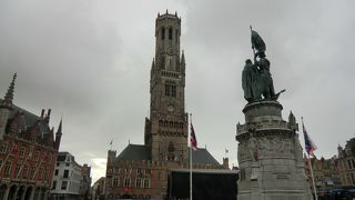 カリヨンを間近で見ることができます