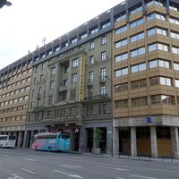 ラーコーツィ通り沿いです