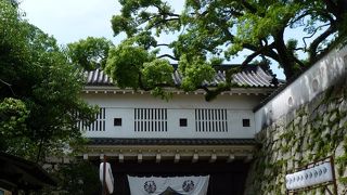 上の部分が廊下のようになっている